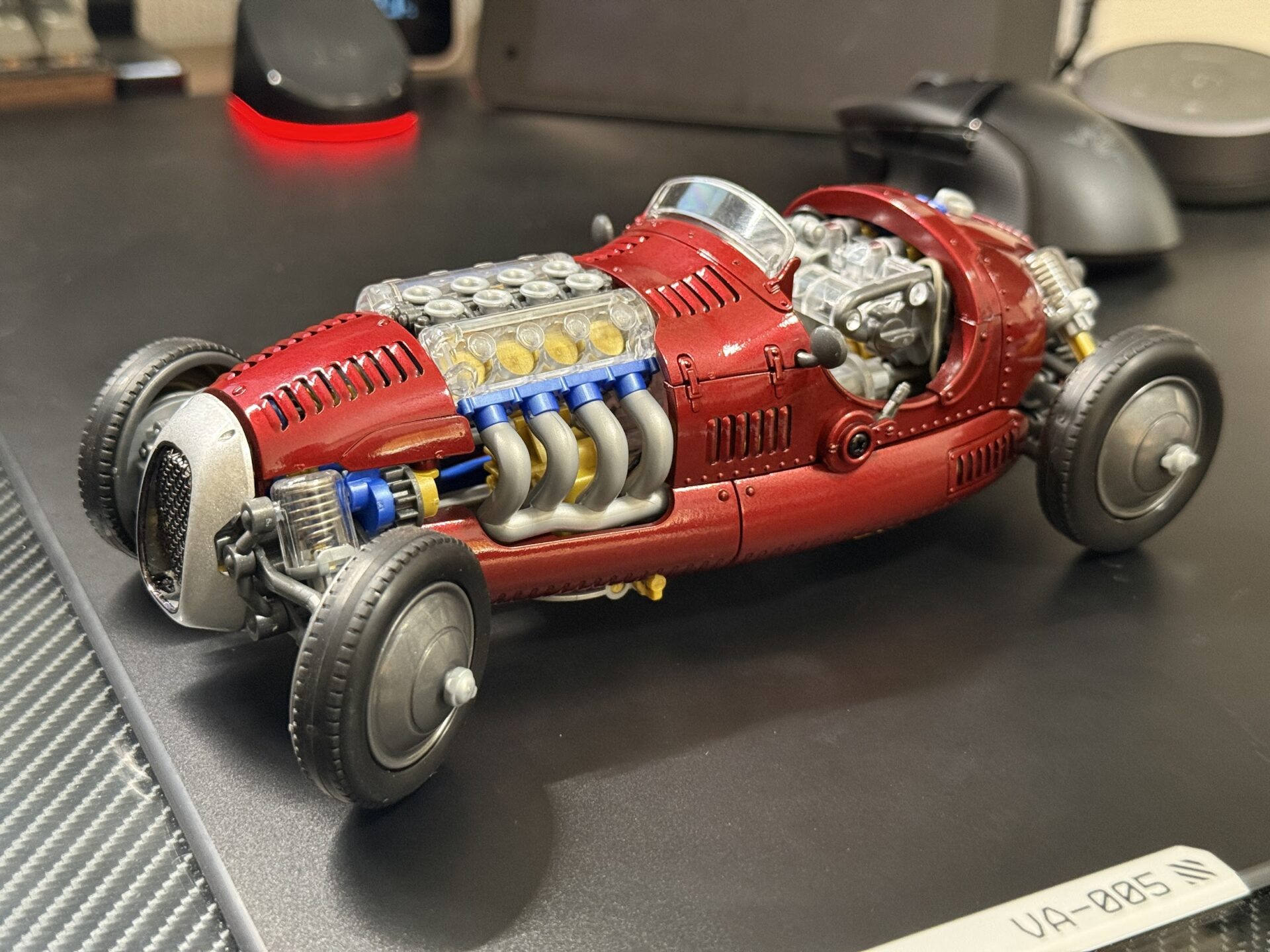 自分で組み立てるから自動車の構造がよく分かる！レトロフォーミュラ