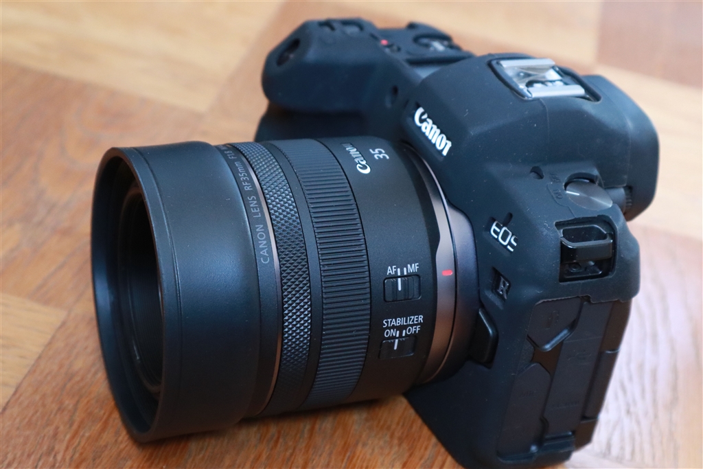 RF35mm F1.8 MACRO IS STM 保護フィルター／レンズフード付 RF35mm F1