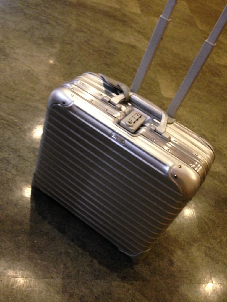 もっと軽いモデルもありますが。。。』 リモワ トパーズ ビジネス