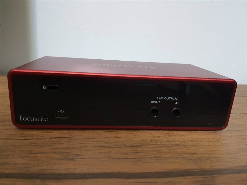 赤いボディは高性能の証。コンパクトで軽量。しかもコスパよし