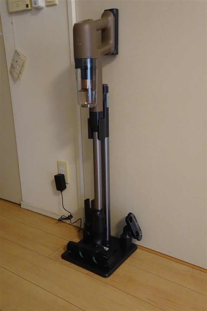 エレクトロラックスの二刀流クリーナーに軽量モデルが登場