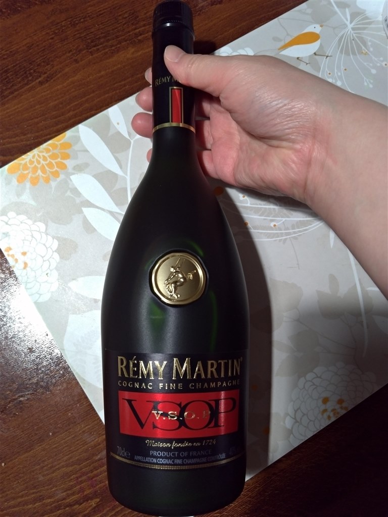 個人的にはヘネシーのほうがクセがなくて好きかな。』 レミーマルタン