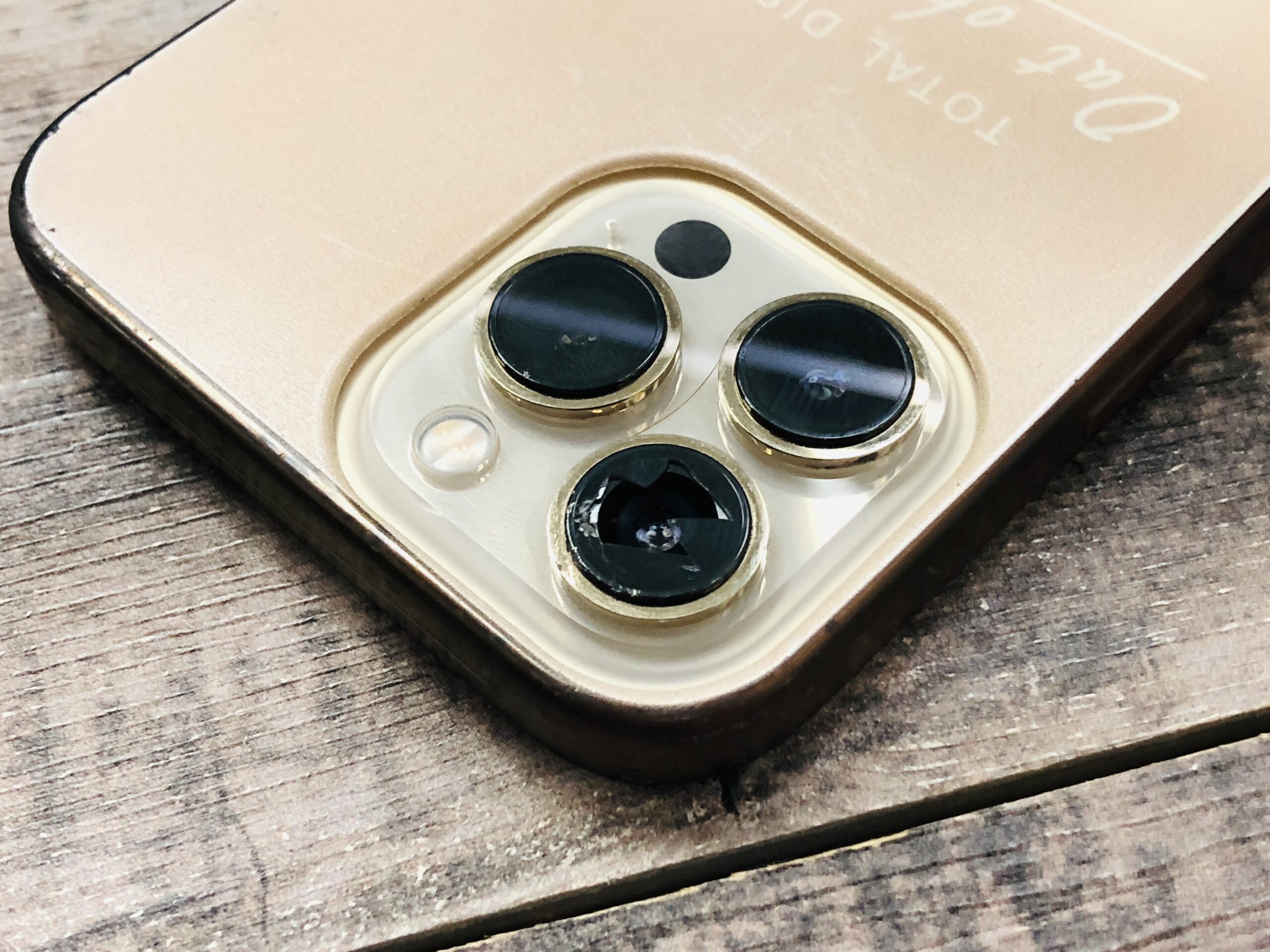 iPhone修理］江戸川区南葛西からご来店 iPhone 13Pro Max カメラレンズ