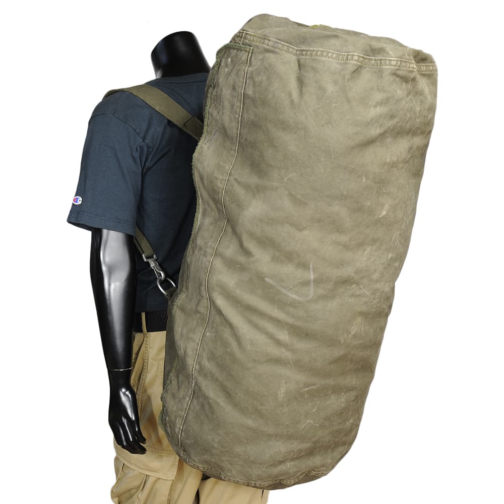 ドイツ軍放出品 ダッフルバッグ 帆布 ジッパー式 | ミリタリーショップ