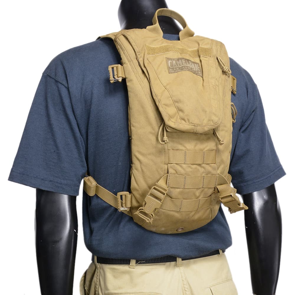 オランダ軍放出品 ハイドレーションキャリア CAMELBAK製 コヨーテタン