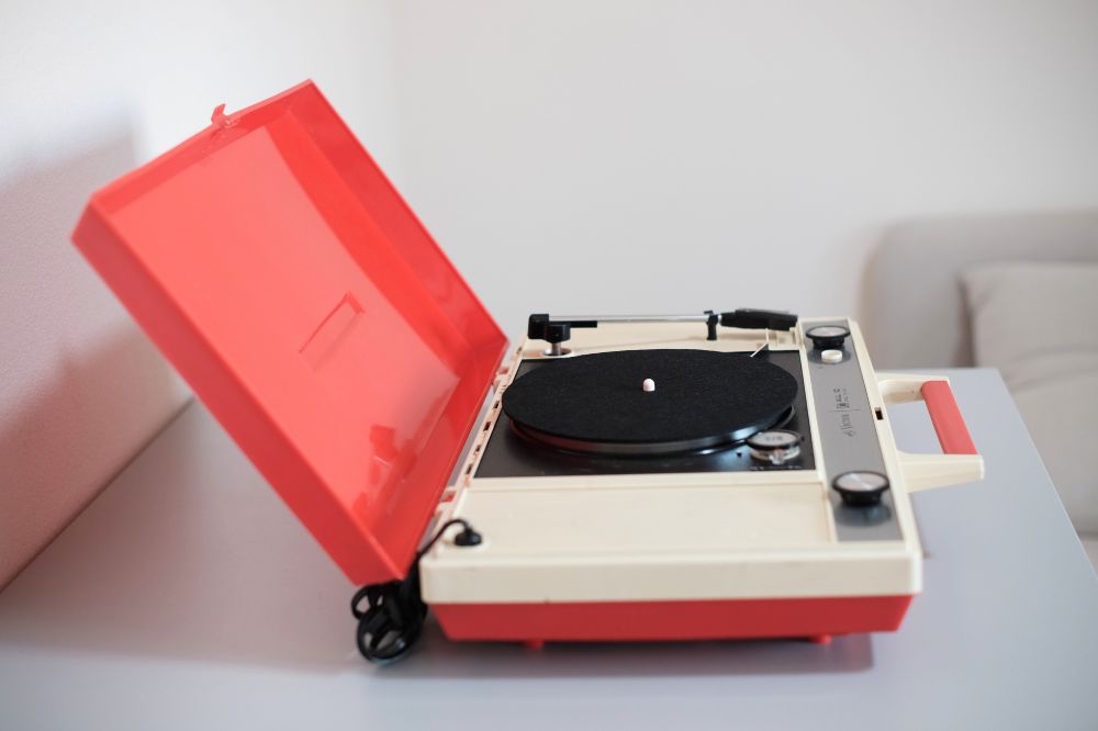 通販｜レトロなポータブルレコードプレーヤー｜ビクター（victor） PE