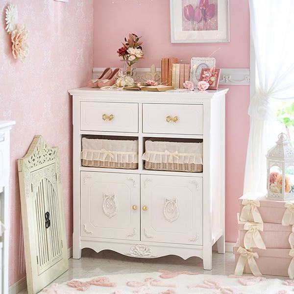 フローラル装飾のピンクキャビネット フローラル装飾のピンク