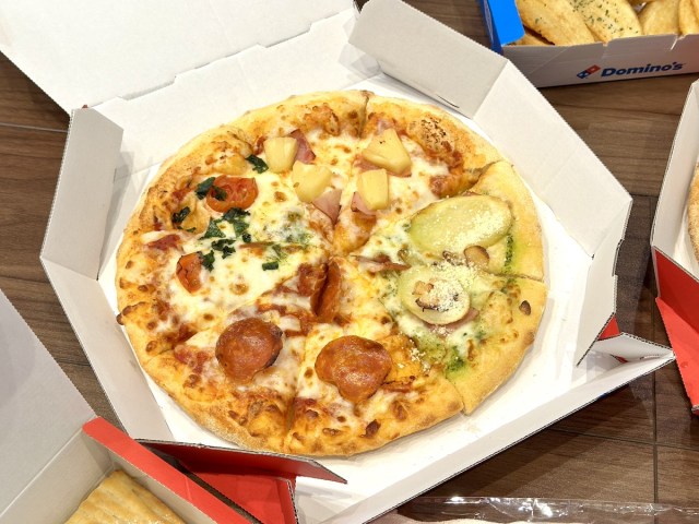 ドミノピザ 25周年ピンバッチ 870871b281b5647f5c229adb9e4b44