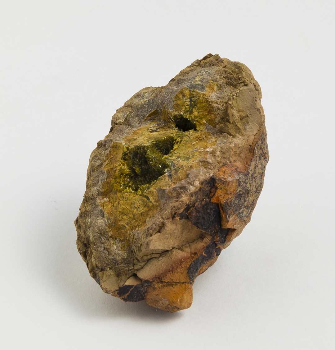 葉ろう石 (Pyrophyllite) - Rock Identifier