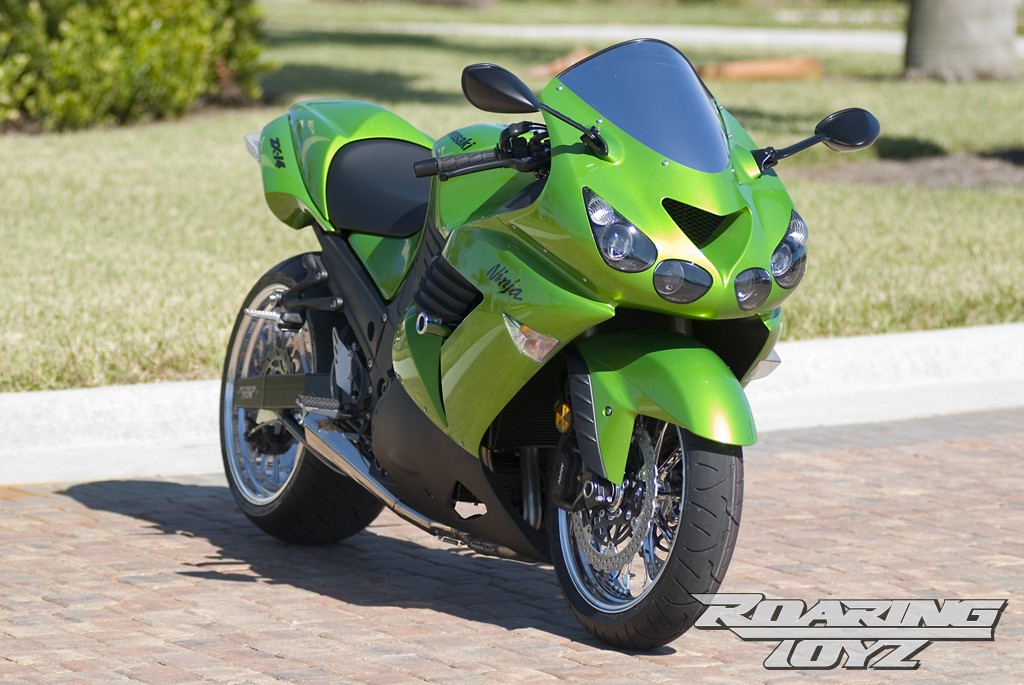 GREEN ON A1-Ⅱ Kawasaki ZX14 with 240 Swingarm Kit in Factory