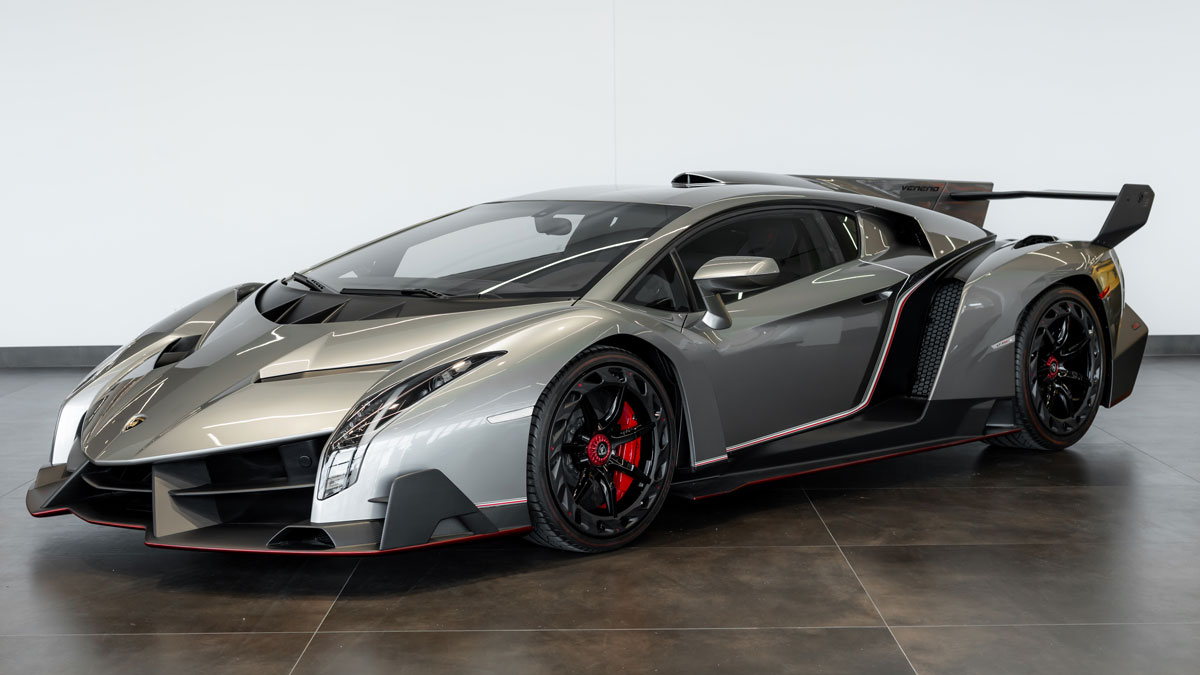 A Lamborghini Veneno Is Available on Supercar Blondie's Auction Site