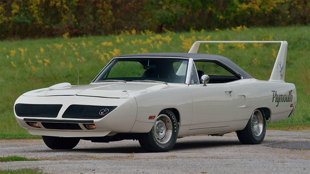 This 1970 Plymouth Superbird With a Hemi V8 Is Heading to Auction