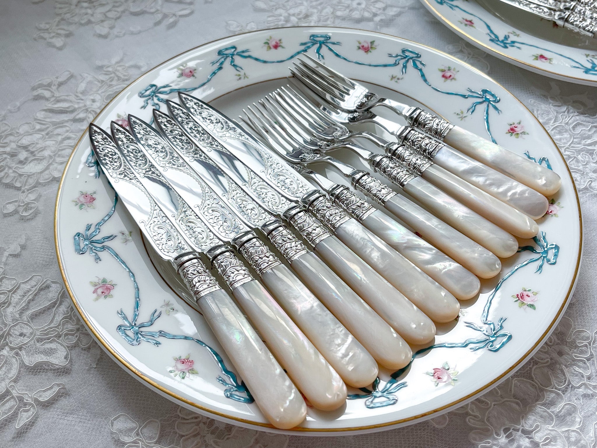 英国アンティーク 白蝶貝ハンドルの美しいデザートカトラリー6組