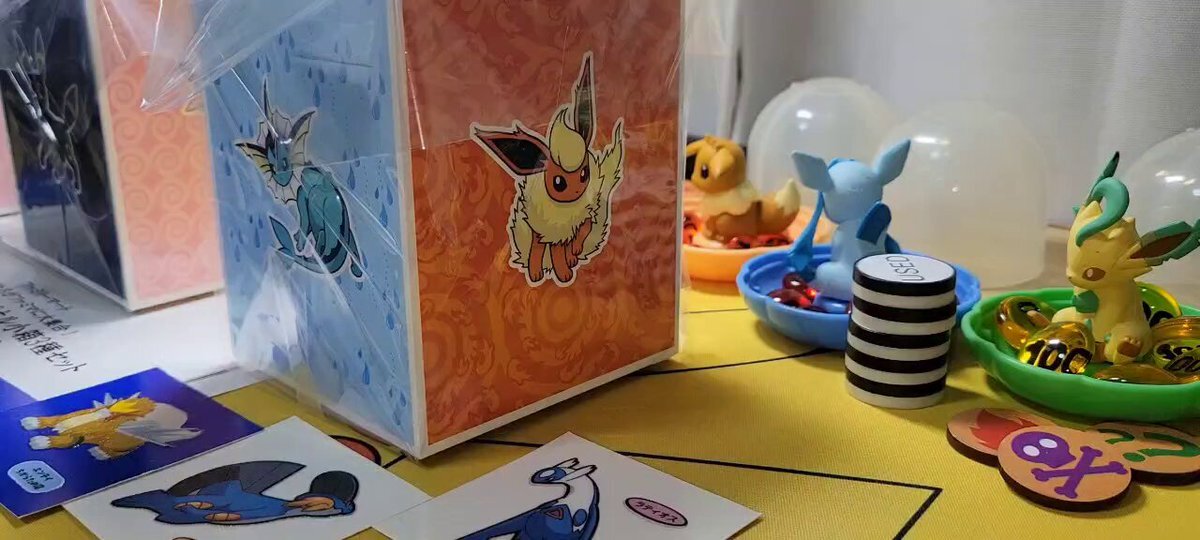イーブイたちの小さな小箱 ポケモン イーブイズ ファミリーマート