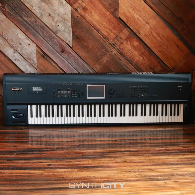 Korg Triton Extreme 88-Key 120-Voice Polyphonic Workstation (2005