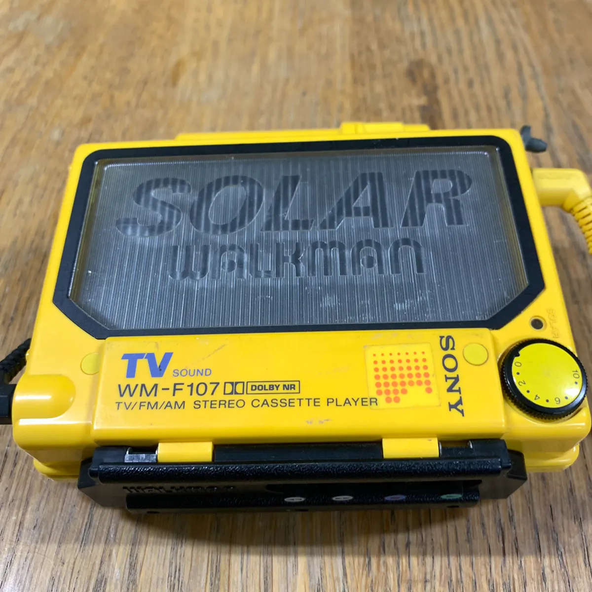 WM-F107(再生専用)ソーラーウォークマン - 良盤ディスク