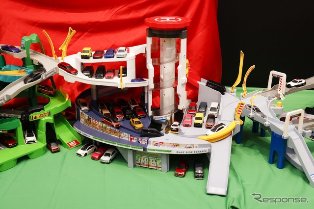 グランドモールトミカビル タカラトミー 新品