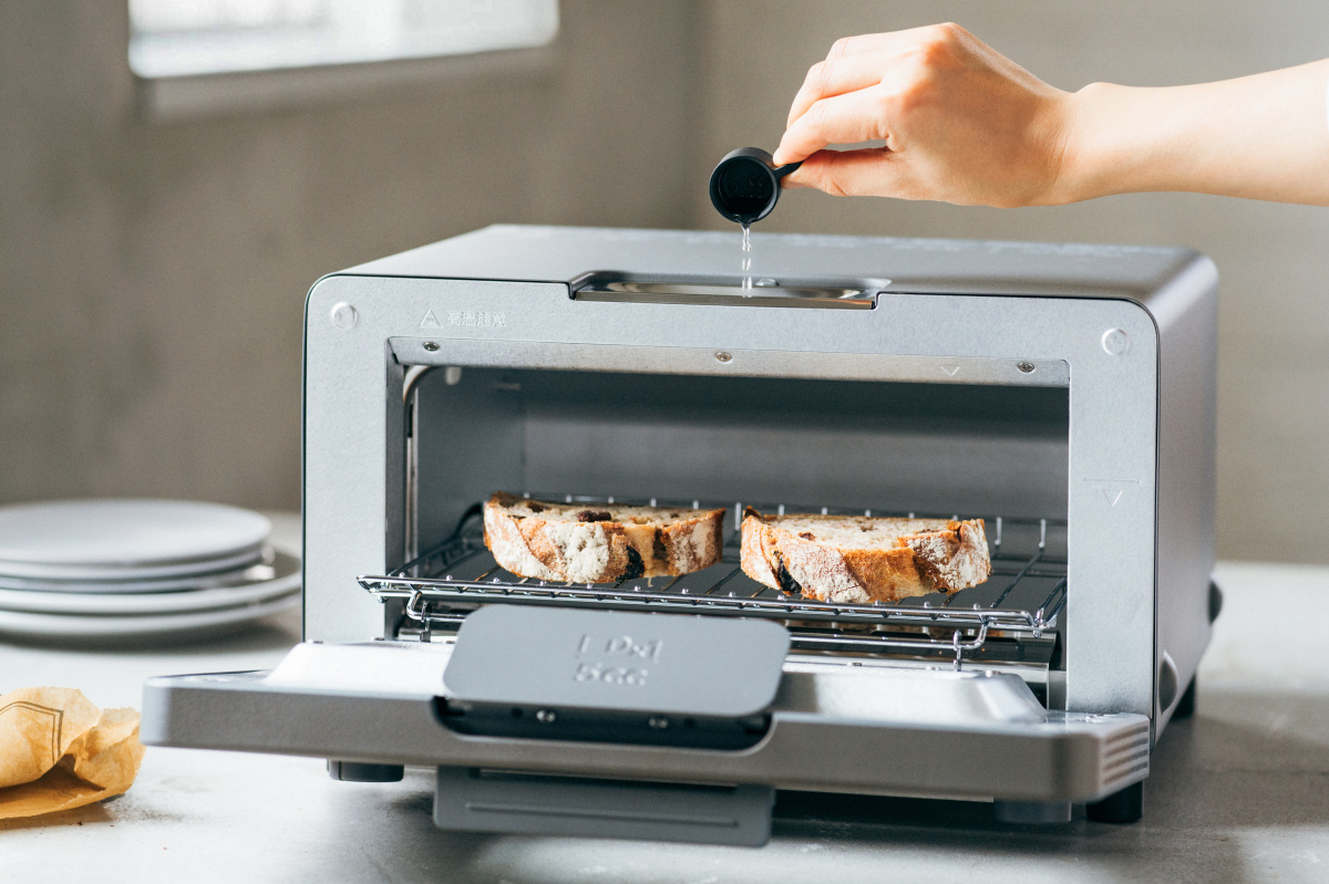 バルミューダのトースターに、クールな限定色のグレーが登場！｜Pen Online
