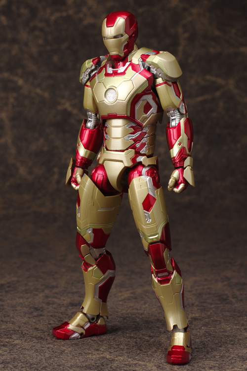 フィギュアーツ アイアンマン マーク42 + 社長のソファーセット