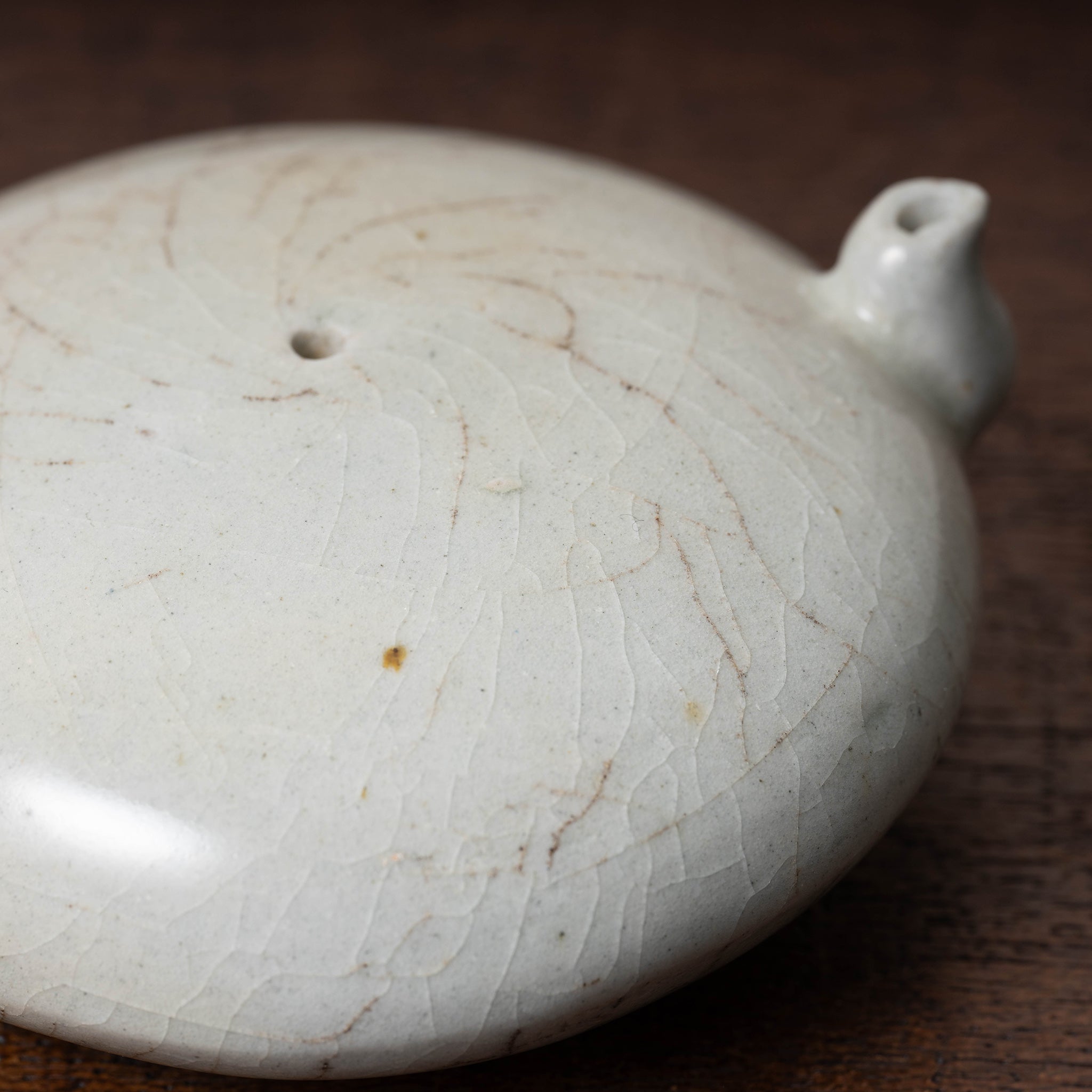 李朝白磁 鉄砂兎形硯滴 共箱 幅約9.5㎝ 東Y7-