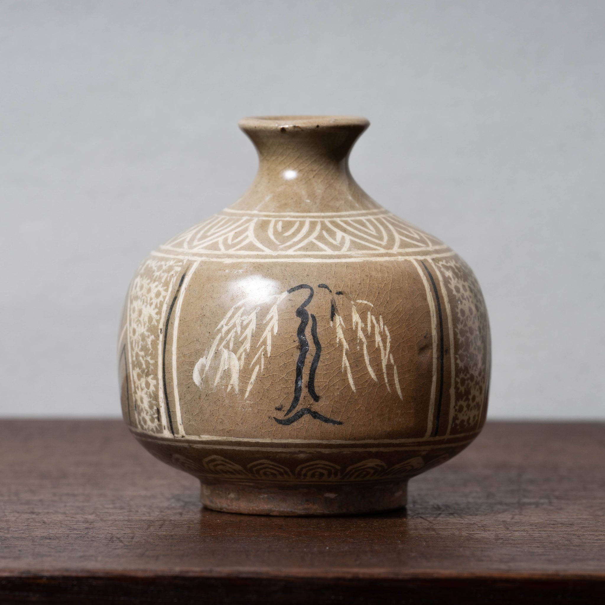 李朝白黒象嵌三島ぐい吞み 李朝 李朝ぐい吞み 李朝三島ぐい吞み 李朝