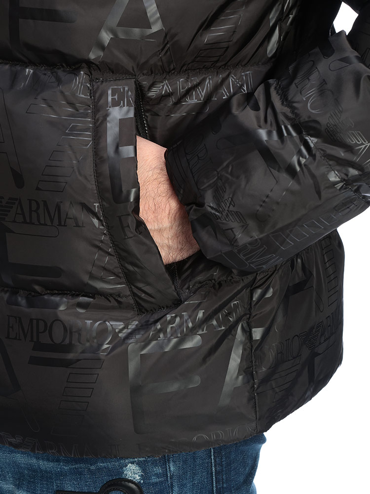 EMPORIO ARMANI (エンポリオアルマーニ) オールオーバーロゴ