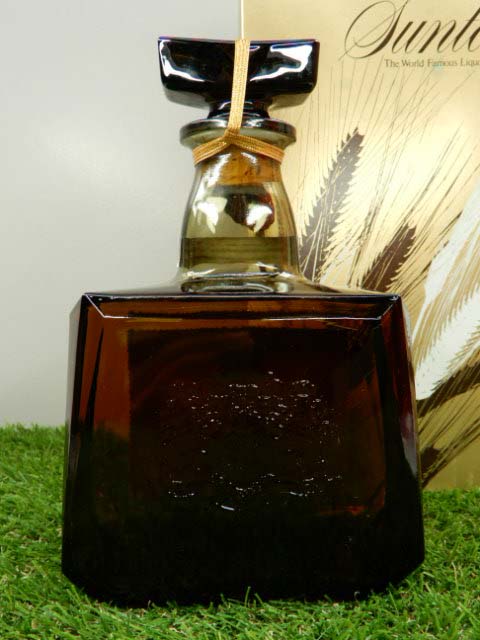 酒の細井 / サントリー ローヤル特級 720ml 43度 ギフトボック入り