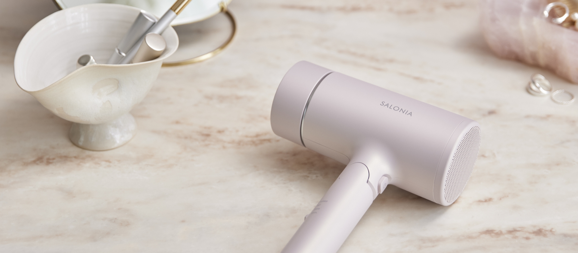 グロッシーケアドライヤー | SALONIA(サロニア)公式サイト