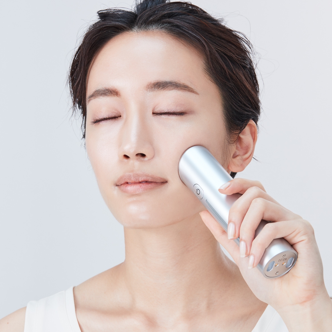 まるでハイドラフェイシャル？】SALONIAの毛穴洗浄器の特徴や使い方を