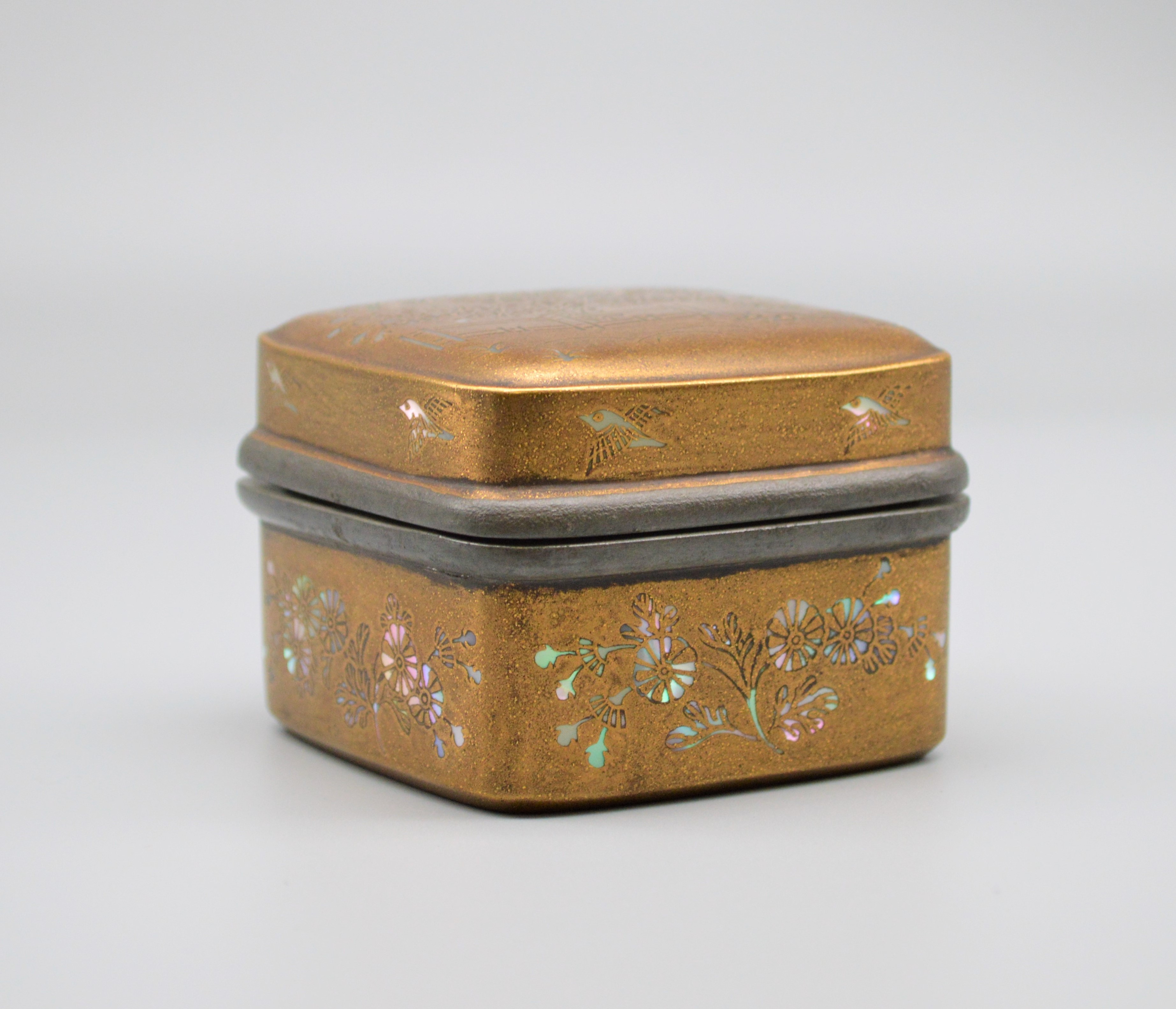 欅材旅香合 螺鈿龍蒔絵香合 欅材旅香合 螺鈿龍蒔絵香合