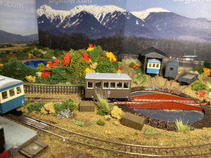 池と丘と小型車庫の3点設置 軽便鉄道ナローゲージ80【Nゲージ敷設工事