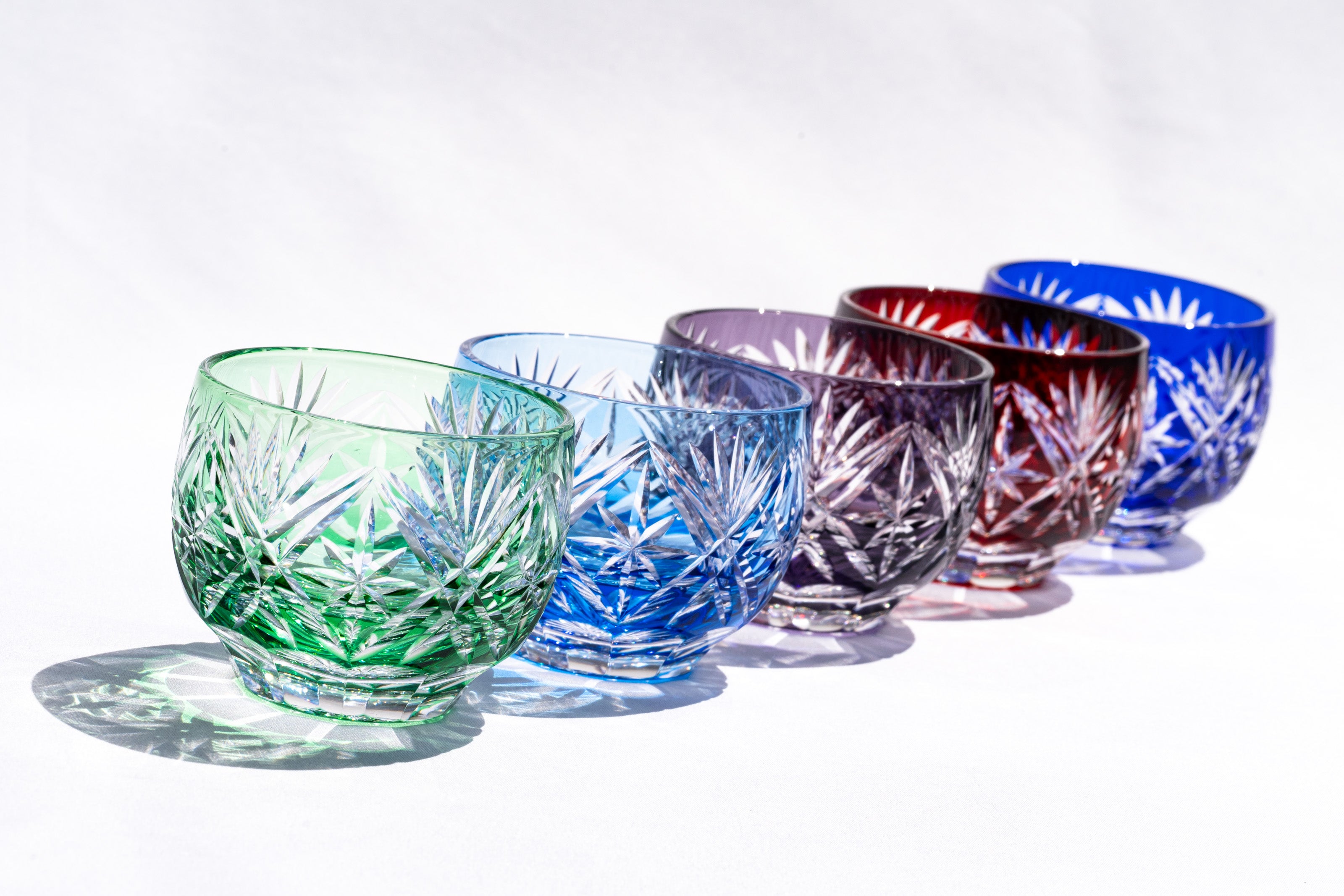 M-086-R 剣菱星文様 ぐい呑 アカ – 硝子工房 彩鳳