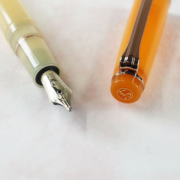 うさぎやオリジナル万年筆 『マリーゴールドの丘で』 | セーラー万年筆