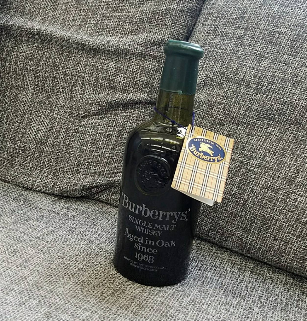 年内で廃棄します【古酒】Burberry's シングルモルトウイスキー