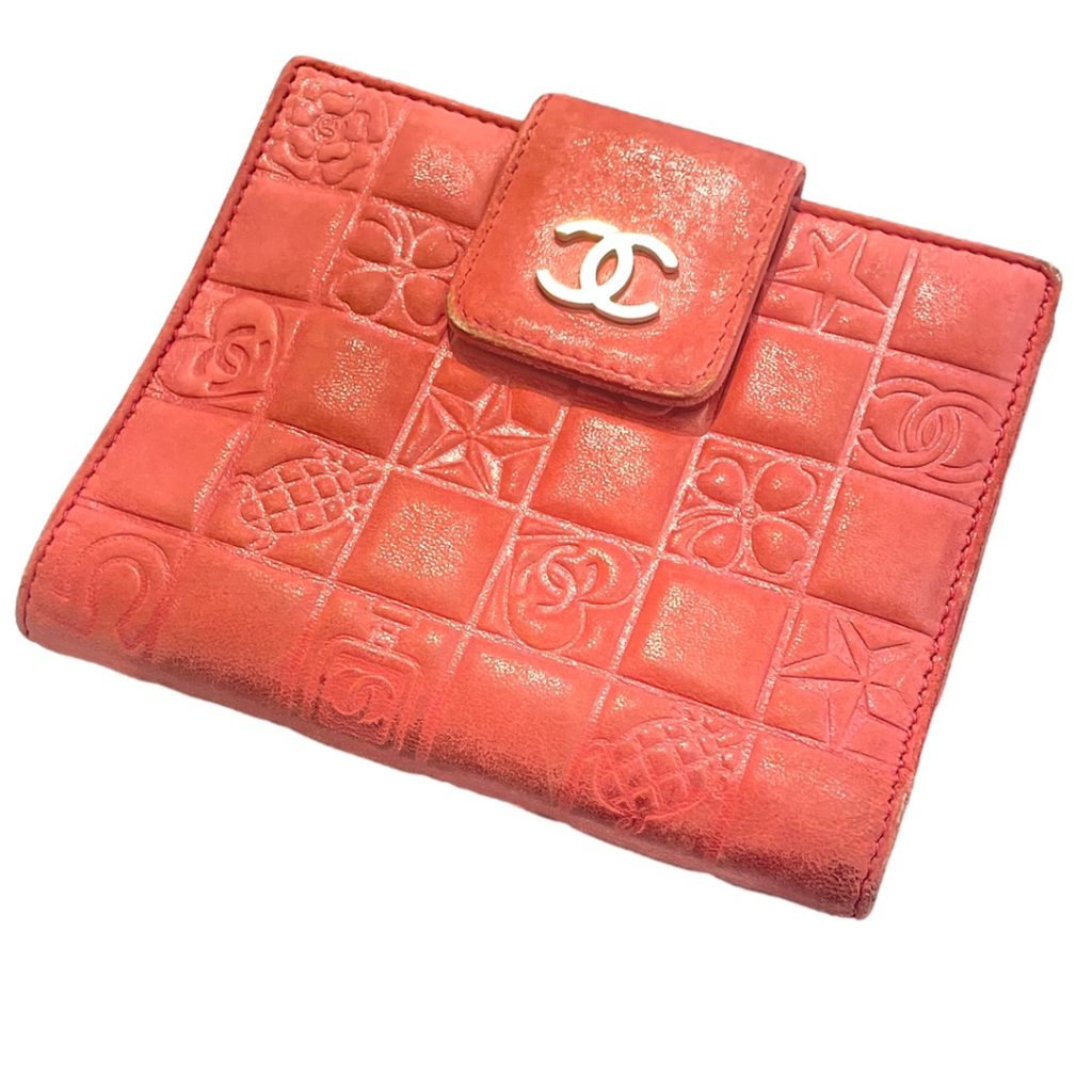 CHANEL シャネル アイコンライン Wホック 二つ折り財布の買取実績