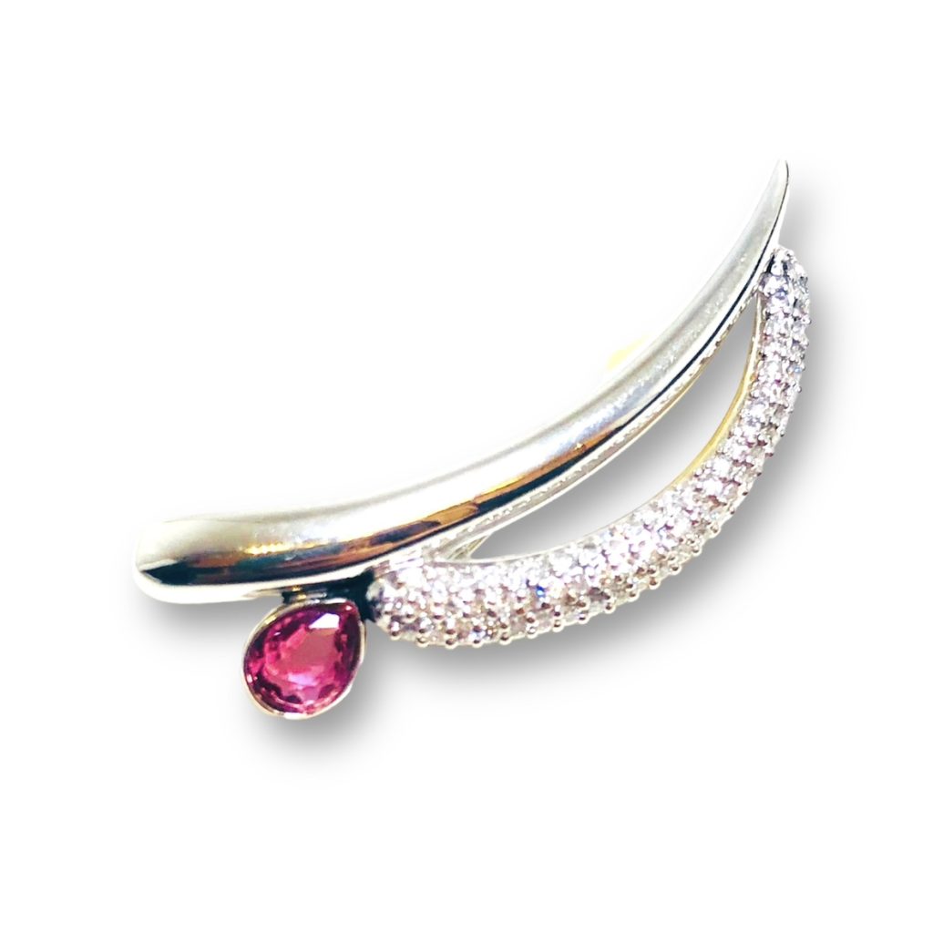 K18WG ルビー ブローチの買取実績 | 買取専門店さすがや