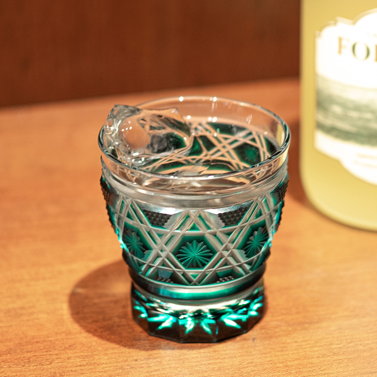 島津薩摩切子】 創作 焼酎オンザロックグラス cut01 – ㈱島津興業 島津