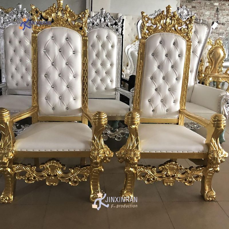 1 / 3 Dresden ドレスデン ソファーチェアに座る女性と鳥の置物