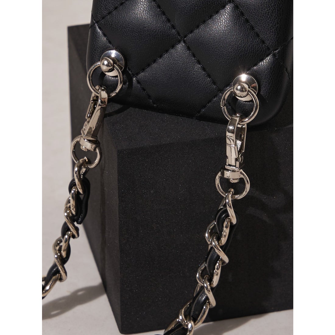 ダーリッチ Darich ストーンロゴキルティングiPhoneケース （ブラック