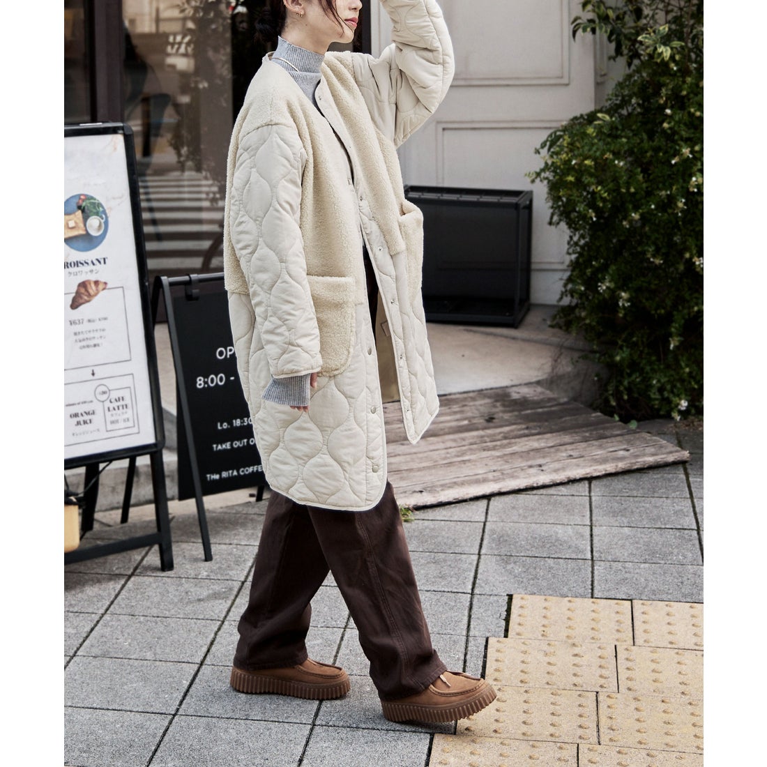 エトル etoll. ノーカラーボア切替キルトコート （アイボリー） -靴