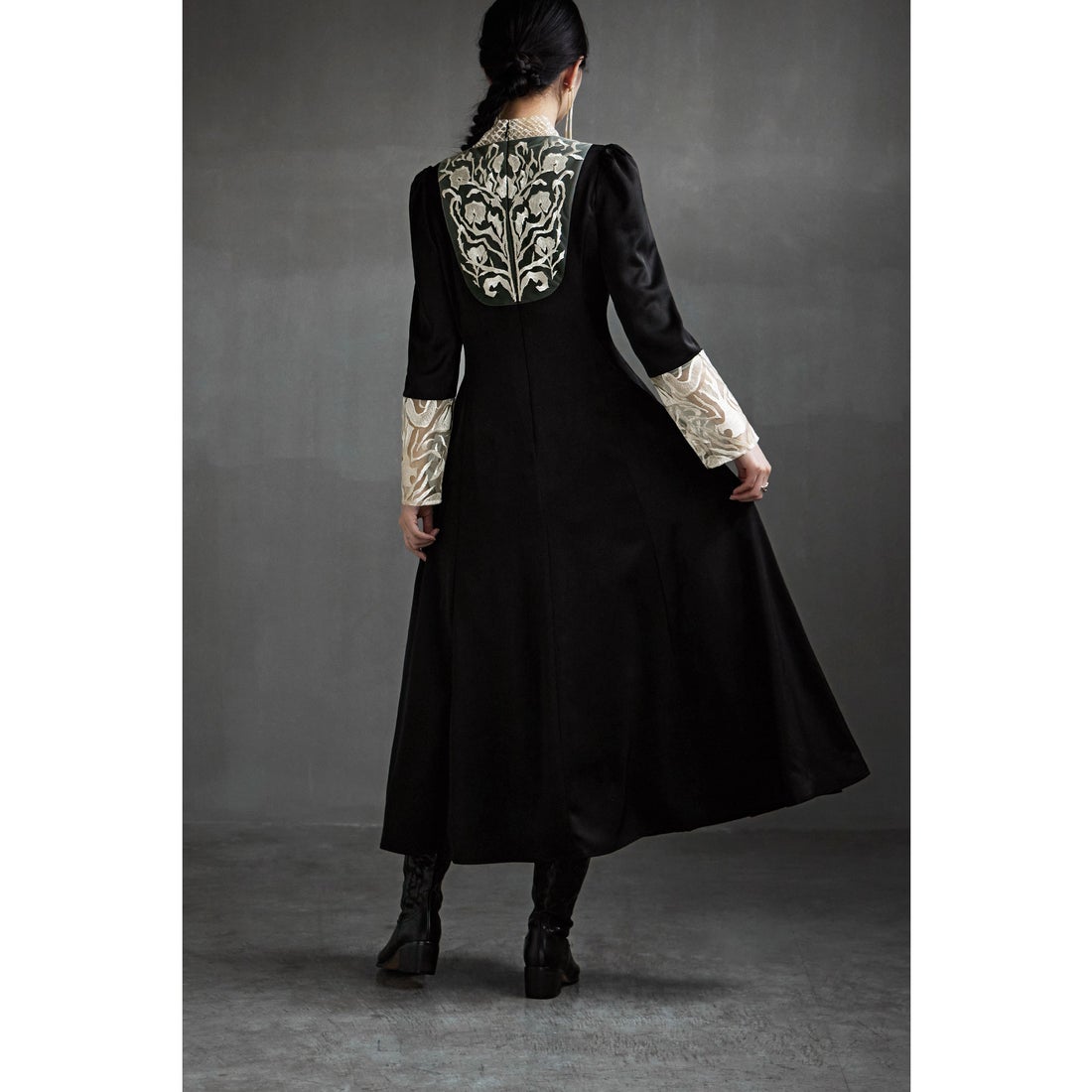 エトル etoll. バック刺繍フレアドレス （ブラック） -靴