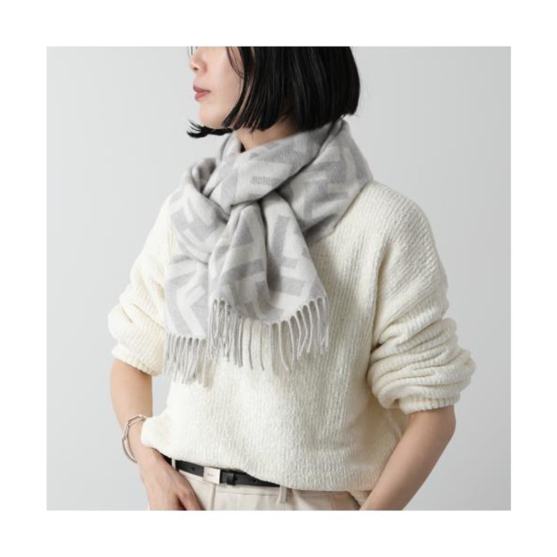 FENDI アイボリー マフラー FXT352 AIX0 TU