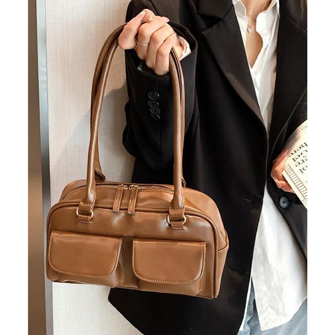 フロージュ florge フラップダブルポケットのレザータッチボストン