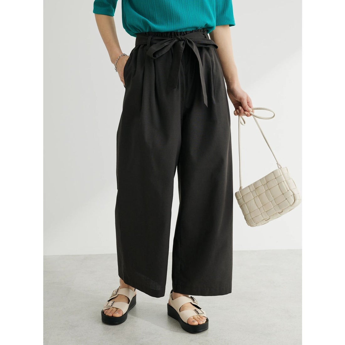 新品未使用タグ付】iinesダークグレー リバーシブルパンツ 新品未使用