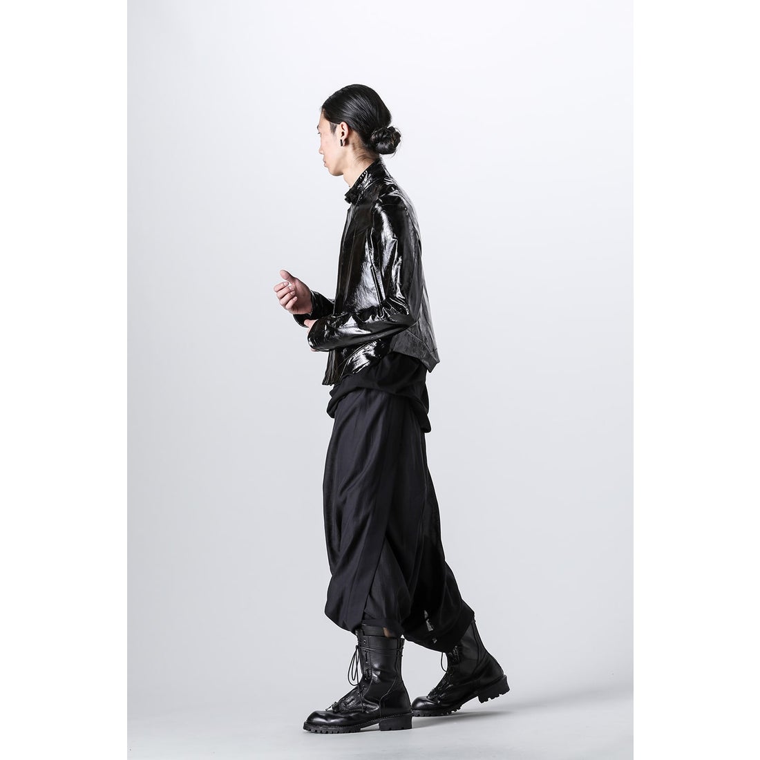 JULIUS Cotton / Nylon / Twill Twisted Sarouel Pants （Black