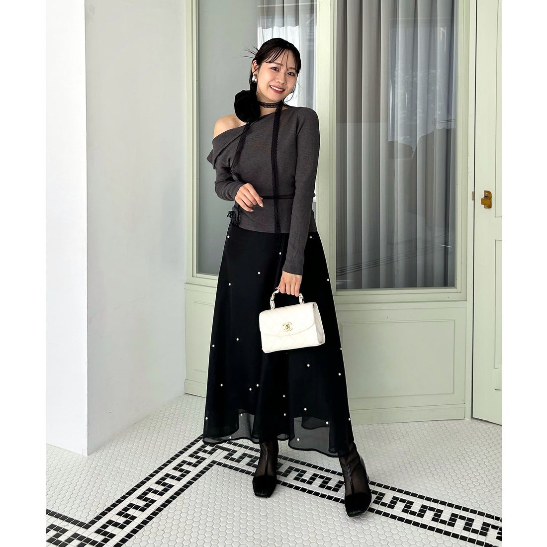 LEJA パールアシンメトリーローズモチーフAラインドレスブラックM