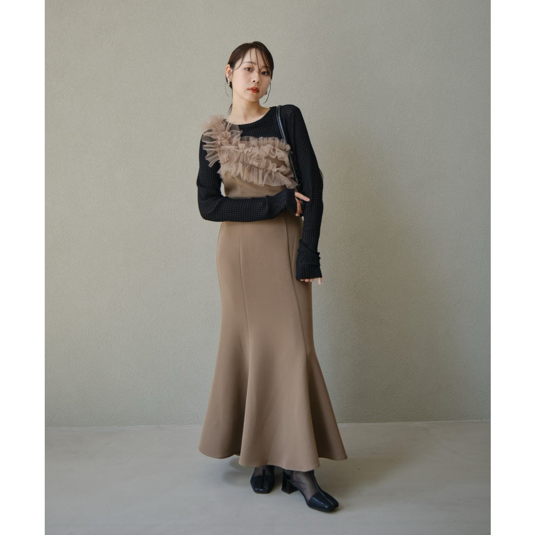 レジャ Leja フラワーモチーフアシンメトリーチュールマーメイド