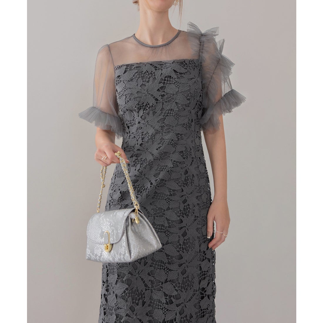 レジャ Leja アシンメトリーチュールスリーブレースフリルヘムIライン