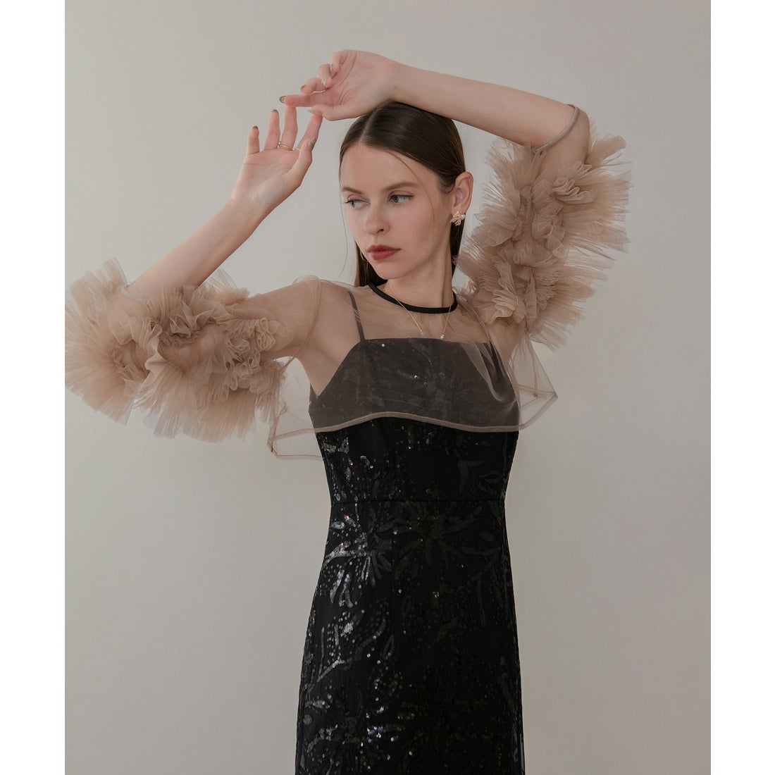 レジャ Leja フラワースパンコールチュールフリルスリーブIライン