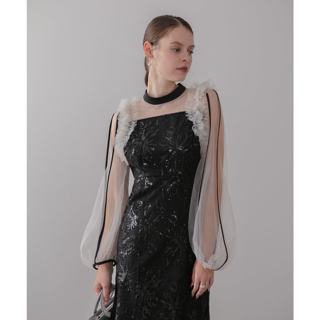 レジャ Leja フラワースパンコールチュールフリルロングスリーブ